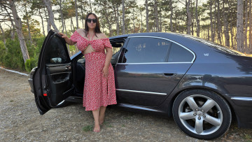 Картинка автомобили -авто+с+девушками peugeot 607 v6