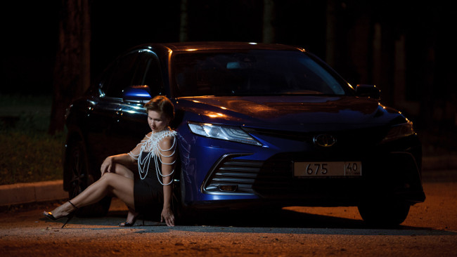 Обои картинки фото автомобили, -авто с девушками, toyota, camry