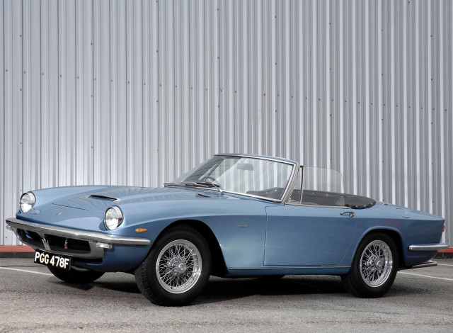 Обои картинки фото автомобили, maserati, стена, ангара, автомобиль