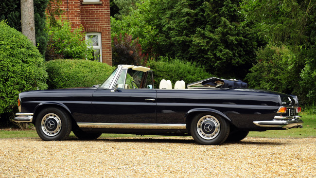 Обои картинки фото mercedes, se, автомобили, benz, германия, подразделение, daimler, ag, mercedes-benz, грузовики, легковые, автобусы, двигатели