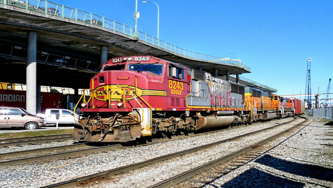 Обои картинки фото техника, локомотивы, вокзал, перрон, состав, рельсы