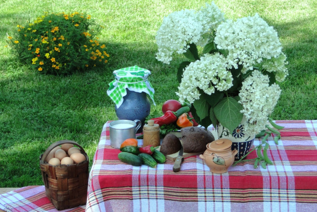 Обои картинки фото еда, натюрморт, яйца, хлеб, овощи, гортензия