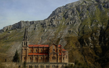 Картинка bas& 205 lica+de+santa+mar& a+la+real+de+covadonga города -+католические+соборы +костелы +аббатства базилика собор горы