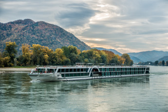 Картинка корабли теплоходы судно прогулочное