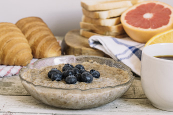 Картинка еда мюсли +хлопья кофе хлеб черника хлопья завтрак круассан