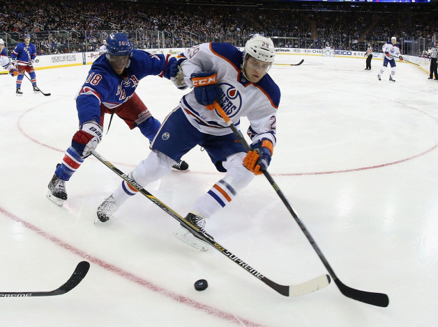 Обои картинки фото спорт, хоккей, клюшка, мужчина, игра