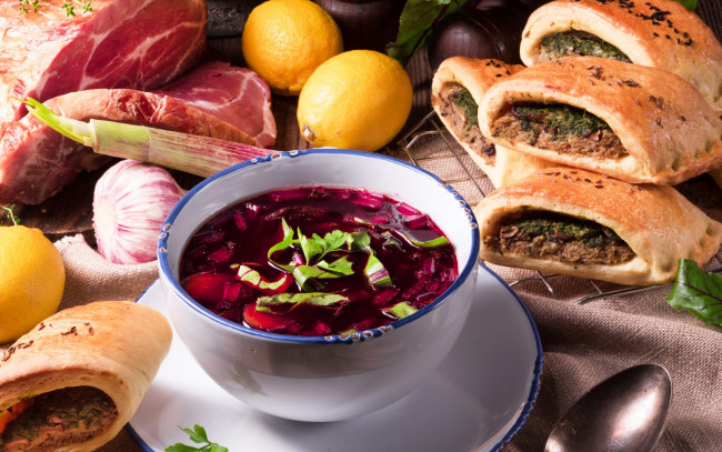 Обои картинки фото еда, разное, pies, meat, лимон, овощи, мясо, пирожки, суп