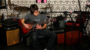 Картинка -jordan-cameron музыка -временный музыкант гитара