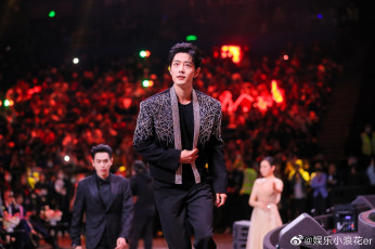 Картинка разное знаменитости сяо чжань люди зал