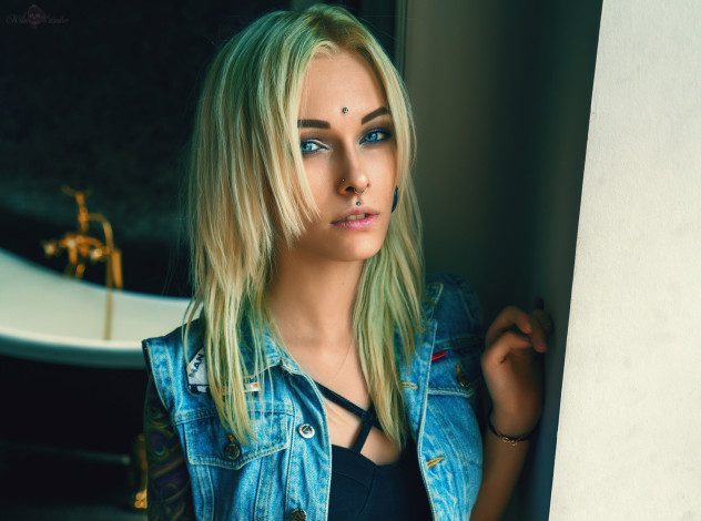 Обои картинки фото девушка - girl, девушки, - лица,  портреты, девушка, женщина, разноцветная, сексуальная, модель, звезда, позирует, разная, обувь, верхняя, стильная, одежда, нижнее, эротическое, бельё, трусы, лифчик, аксессуары, макияж, колготки, чулки, и, множество, элементов, на, фотографии