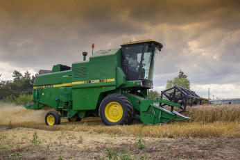 Картинка техника комбайны поле комбайн