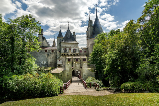 Обои картинки фото города, замки франции, башни, замок, парк, шпили