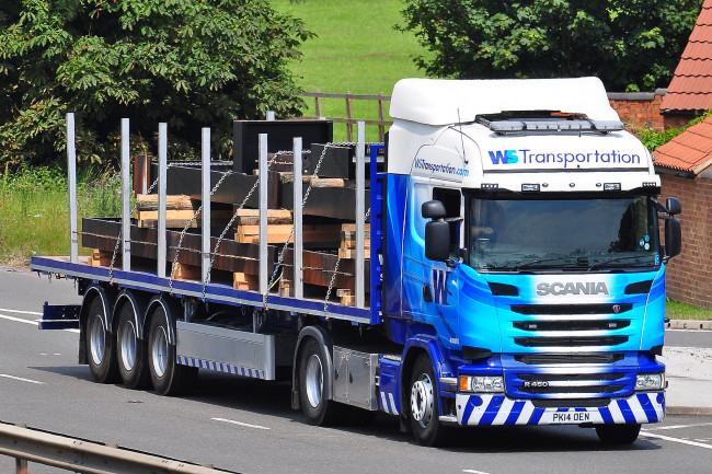 Обои картинки фото автомобили, scania , выставка, улица, тяжелый, грузовик, седельный, тягач