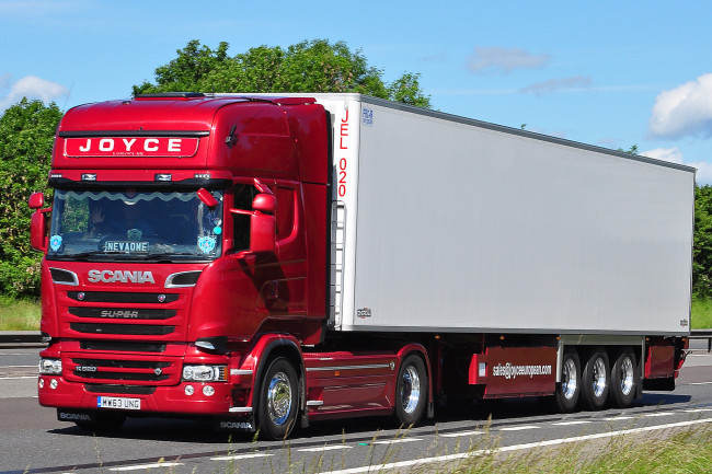 Обои картинки фото автомобили, scania , выставка, улица, тяжелый, грузовик, седельный, тягач