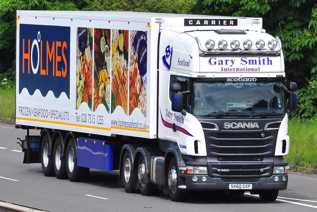 Обои картинки фото автомобили, scania , выставка, улица, тяжелый, грузовик, седельный, тягач