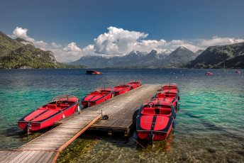 Картинка корабли катера пристань озеро горы