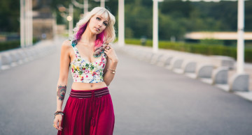 Картинка девушки -unsort+ рыжеволосые+и+другие поза девушка joannie