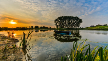 Картинка корабли лодки +шлюпки закат река