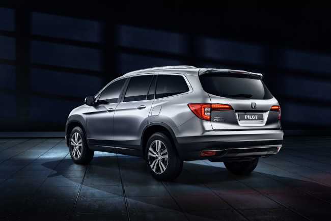 Обои картинки фото автомобили, honda, темный, 2015г, pilot, cis-spec