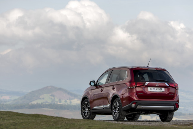 Обои картинки фото автомобили, mitsubishi, outlander, 2015г, uk-spec