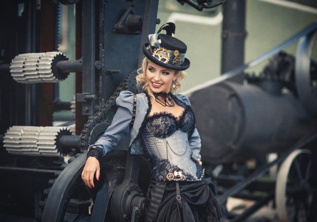 Обои картинки фото девушки, diana lipkina, девушка, блондинка, локоны, украшения, улыбка, платье, шляпа, diana, lipkina