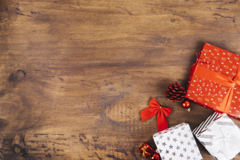 Картинка праздничные подарки+и+коробочки бант шишка праздник подарок игрушки