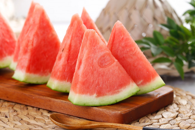 Обои картинки фото еда, арбуз, сочный, спелый, дольки