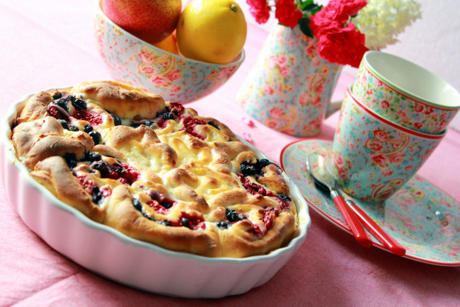Обои картинки фото еда, пироги, фрукты, букет, пирог