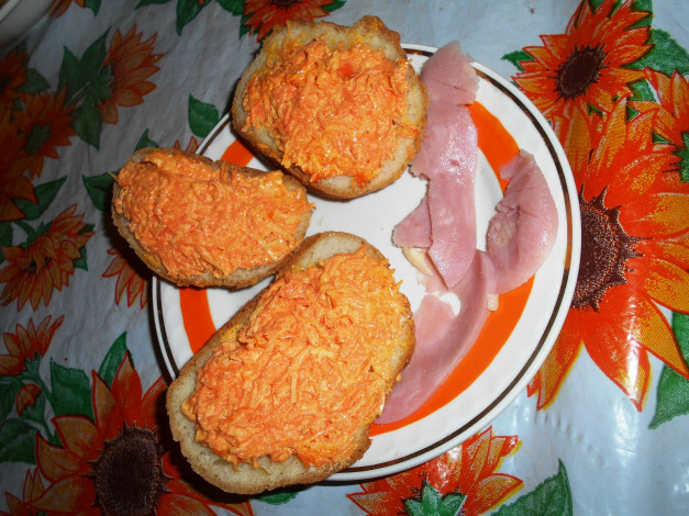 Обои картинки фото еда, бутерброды,  гамбургеры,  канапе, колбаса, хлеб