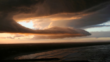 Картинка природа облака прибрежье море берег вода ненастье тучи тёмное небо