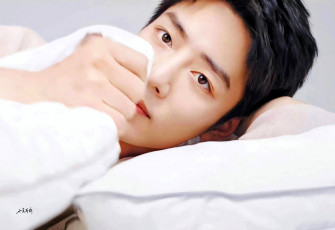 Картинка мужчины xiao+zhan актер лицо постель