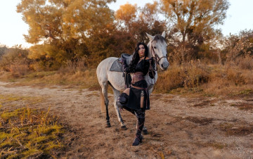 Картинка девушки ольга+кожевникова+ lady+bell образ косплей наряд костюм ведьма лошадь дороги деревья осень