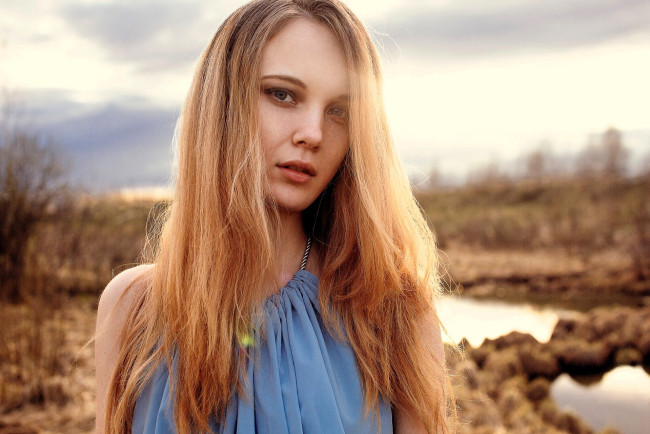 Обои картинки фото девушки, ксана станкевич, блондинка, лицо, платье, природа, озера