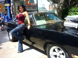 Картинка denise milani автомобили авто девушками