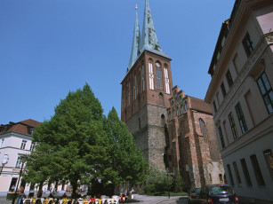 Картинка города католические соборы костелы аббатства