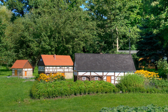 Обои картинки фото umgebindehaus, park, cunewalde, германия, разное, сооружения, постройки, парк