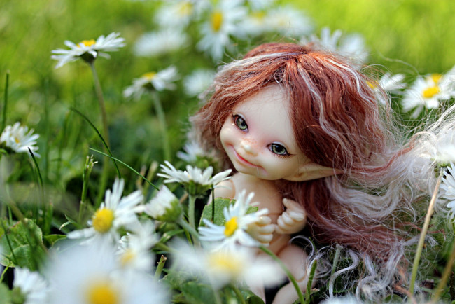 Обои картинки фото разное, игрушки, кукла, эльф, улыбка