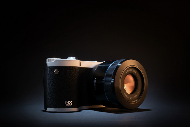Обои картинки фото бренды, samsung, фон, камера, nx300