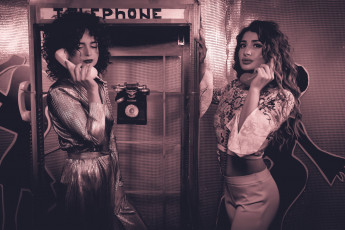 Картинка девушки -+черно-белые golden girls ночной клуб