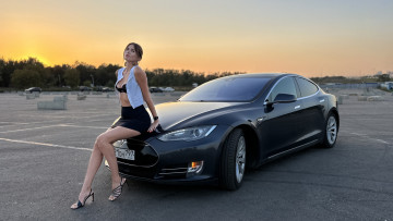 Картинка автомобили -авто+с+девушками красивая девушка