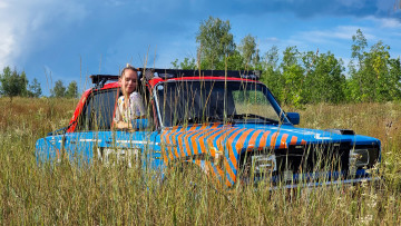 Картинка автомобили -авто+с+девушками красивая девушка