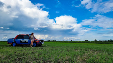 Картинка автомобили -авто+с+девушками красивая девушка