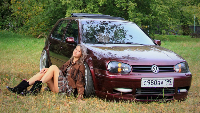 Обои картинки фото автомобили, -авто с девушками, volkswagen, golf