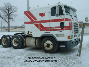Картинка автомобили freightliner