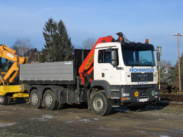 Обои картинки фото автомобили, man