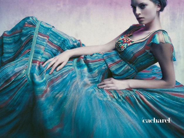 Обои картинки фото бренды, cacharel