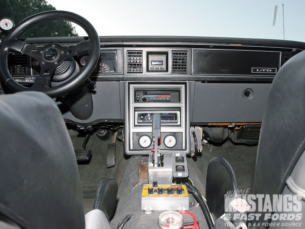 Обои картинки фото 1985, ford, ltd, lx, автомобили, спидометры, торпедо