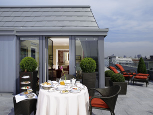 Картинка интерьер веранды террасы балконы посуда стул стол