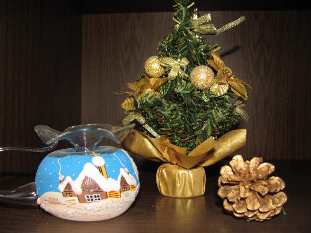 Обои картинки фото праздничные, Ёлки, елочка, шишка