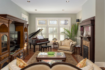 Картинка интерьер гостиная рояль кресло